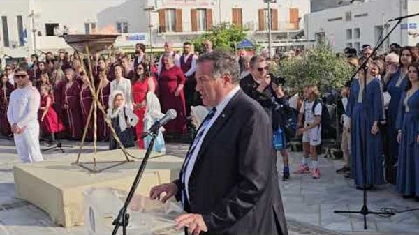 Πρόεδρος της Ελληνικής Ολυμπιακής Επιτροπής Σπύρος Καπράλος: Η Πάρος έχει τον περισσότερο κόσμο έως τώρα, από όλα τα μέρη που έχουμε περάσει