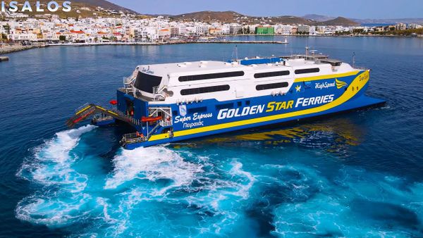 Στο λιμάνι Λαυρίου τα πλοία της Golden star ferries