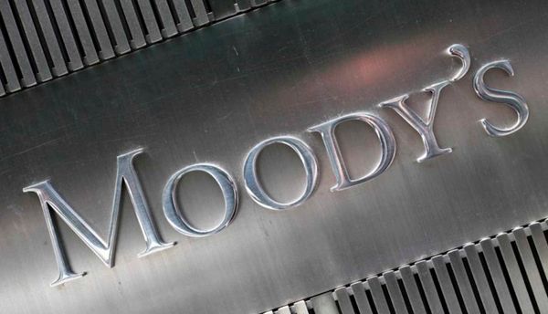 Moody’s: Αναβάθμισε σε θετικές τις προοπτικές της ελληνικής οικονομίας