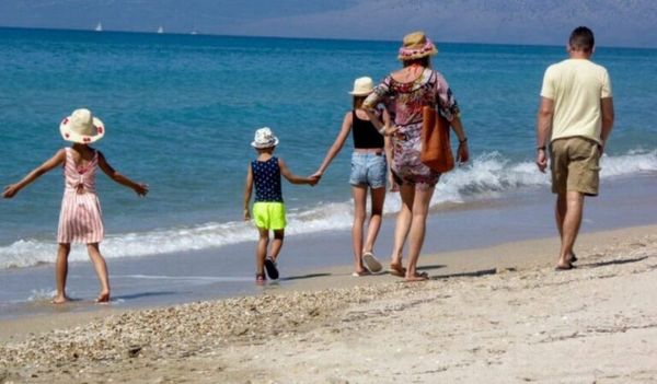 Ο ελληνικός τουρισμός κοιτάζει ψηλά το 2025 - Τα στοιχεία για Αιγαίο και Χαλκιδική