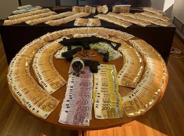 Επιχείρηση εντοπισμού των εταιρειών, των τραπεζικών λογαριασμών και των επιχειρηματιών που έχουν αναλάβει να γίνουν πλυντήριο των μαφιόζικων οργανώσεων