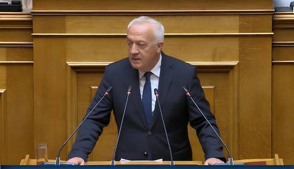Ερώτηση Καφούρου για τα πρόστιμα στις παραθαλάσσιες επιχειρήσεις των Κυκλάδων