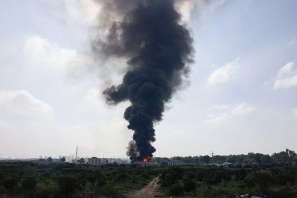 Το Ιράν έπληξε με βαλλιστικούς πυραύλους την έδρα της Μοσάντ
