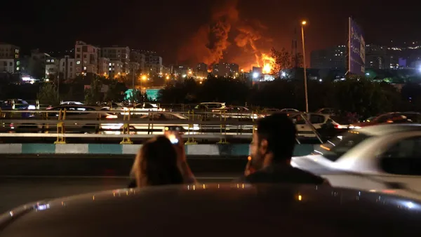 Ο Τραμπ επιστρέφει εσπευσμένα στην Ουάσιγκτον και συγκαλεί το Συμβούλιο Εθνικής Ασφαλείας