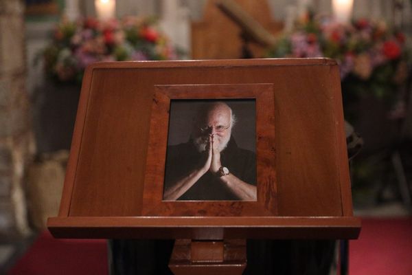 Η Ελλάδα αποχαιρετά τον Διονύση Σαββόπουλο – Επικήδειο θα εκφωνήσει ο Κυριάκος Μητσοτάκης