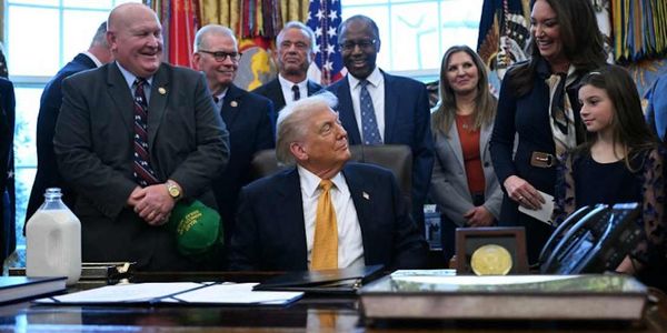 Τραμπ: Οι δολοφονίες στο Ιράν σταμάτησαν – Ανοιχτό το ενδεχόμενο στρατιωτικής επέμβασης - Aπειλεί η Τεχεράνη