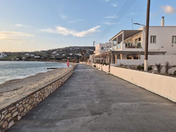 Ενημέρωση για την πρόοδο εργασιών στον παραλιακό δρόμο Λιβαδιών Παροικίας