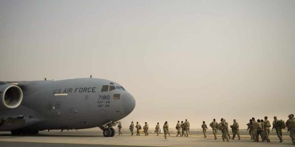 Ο Τραμπ εξετάζει την αποστολή ακόμα 10.000 στρατιωτών στη Μέση Ανατολή