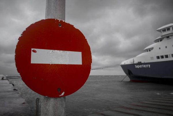 Κακοκαιρία Erminio: Δεμένα τα πλοία σε πολλές περιοχές λόγω ισχυρών ανέμων