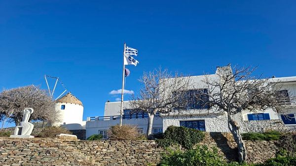 Ο Δήμος Πάρου εφαρμόζει περίοδο διακοπής οχλουσών οικοδομικών εργασιών