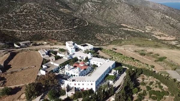 Η φωτιά πλησιάζει την Ιερά Μονή Αγίων Θεοδώρων
